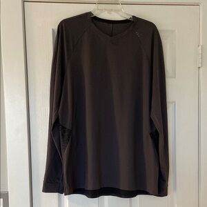 Lululemon  mens long sleeve v neck shirt size L/XL